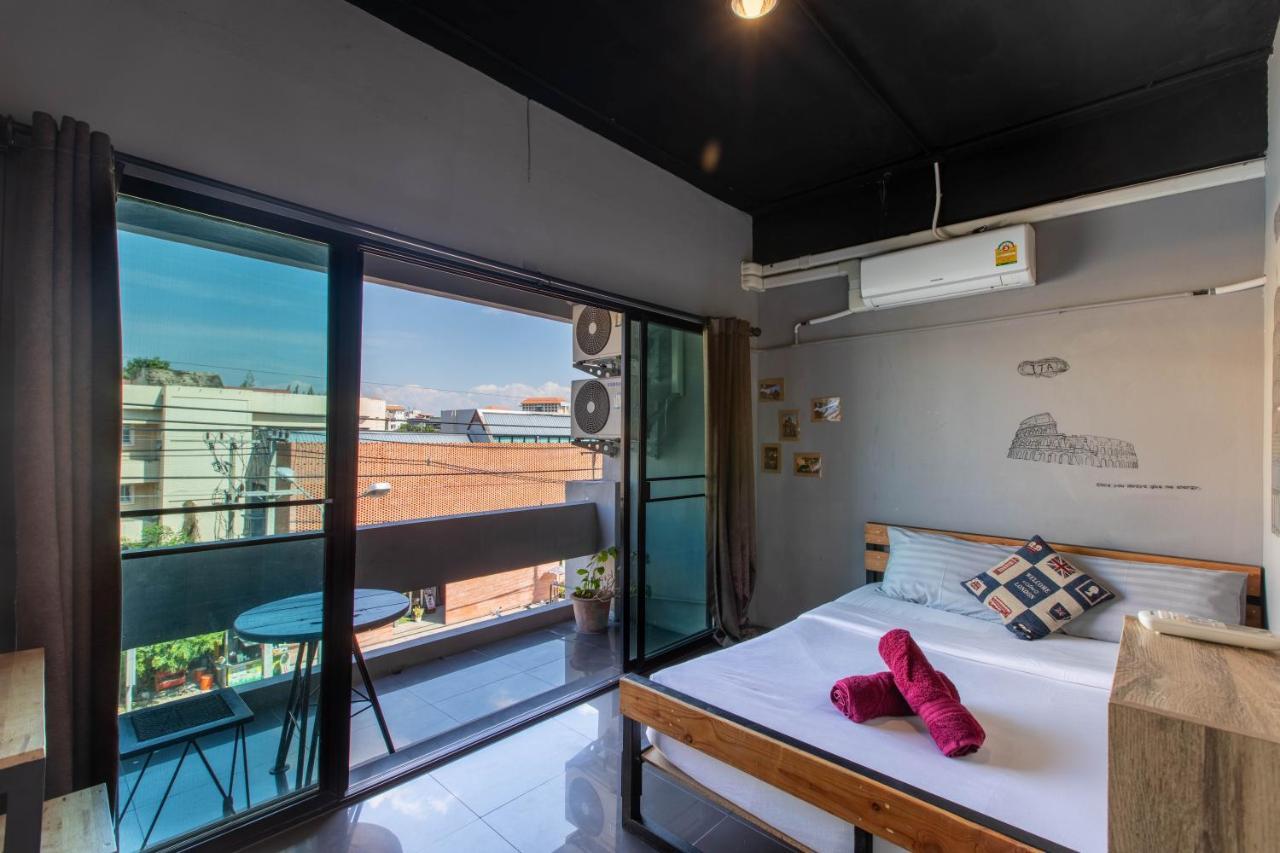 La Belle Nuit House Hostel Chiang Mai Luaran gambar