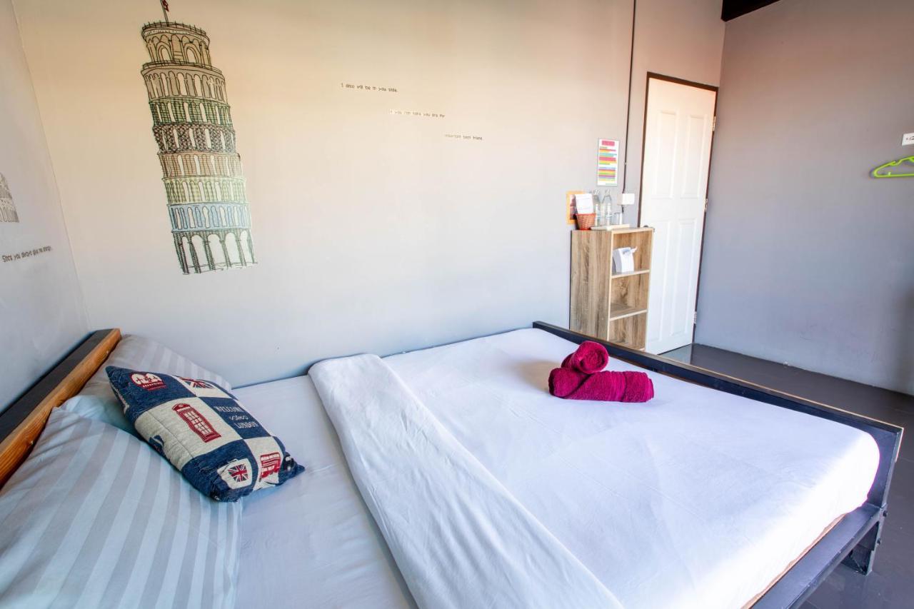 La Belle Nuit House Hostel Chiang Mai Luaran gambar