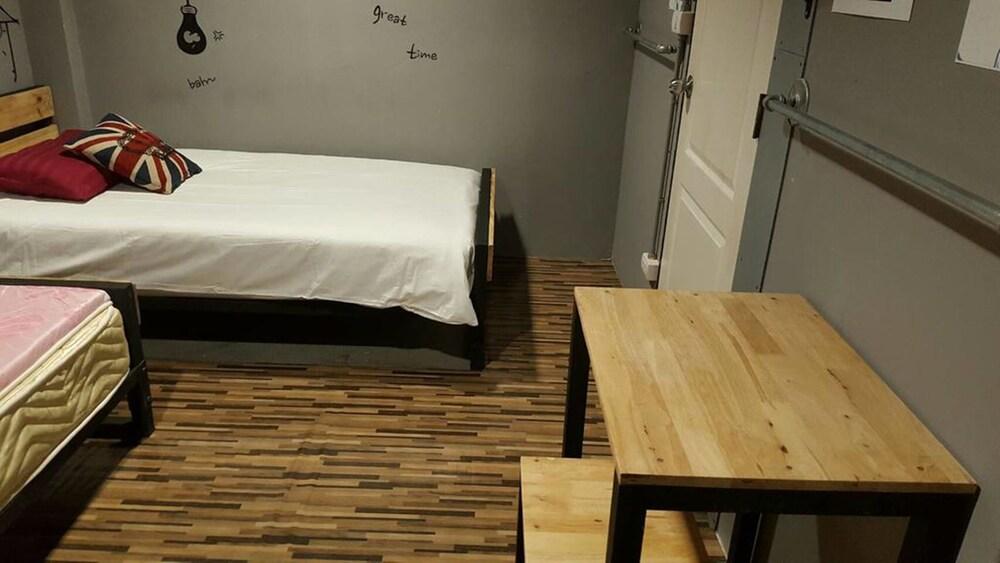 La Belle Nuit House Hostel Chiang Mai Luaran gambar