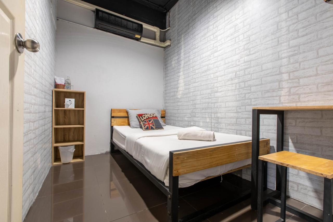 La Belle Nuit House Hostel Chiang Mai Luaran gambar